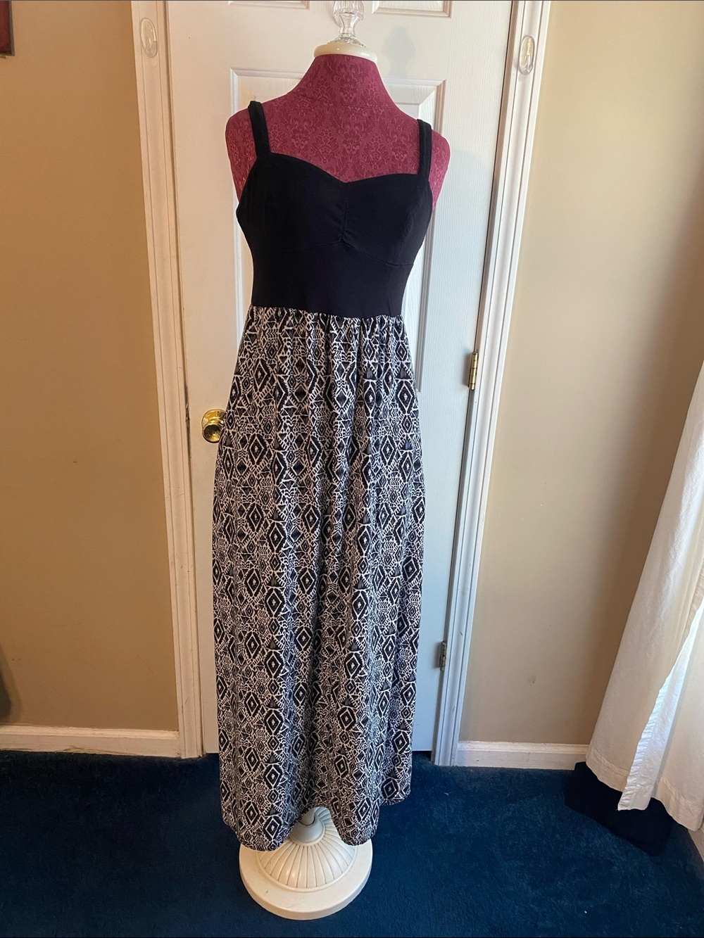 Mudd Size Large Sleeveless Black  Maxi Dress with Monochrome Geometric Print